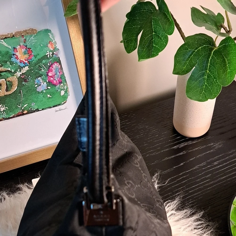 Gucci GG Canvas Shoulder Bag with COA EUC - Picture 8 of 17